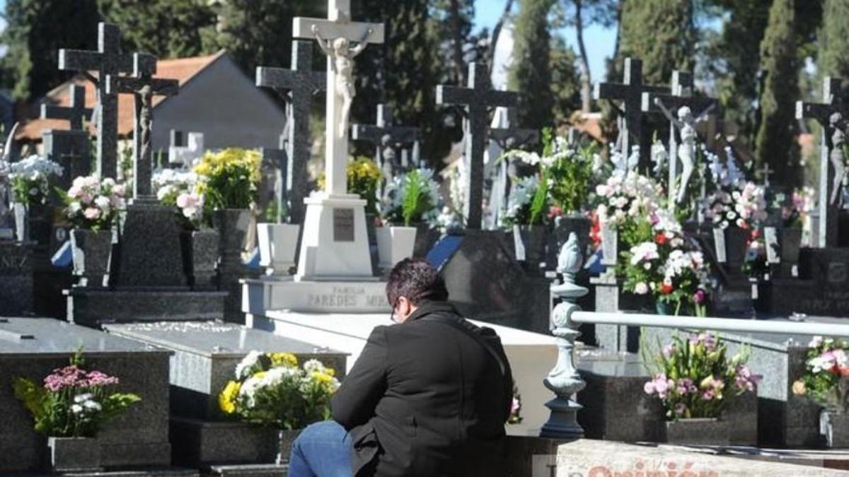 Día de Todos los Santos en el cementerio Nuestro Padre de Jesús