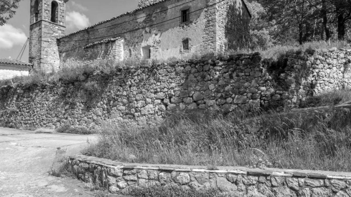 Cementiri de l’Espà: sovint els ossos queden al descobert | RAMON VILALTA