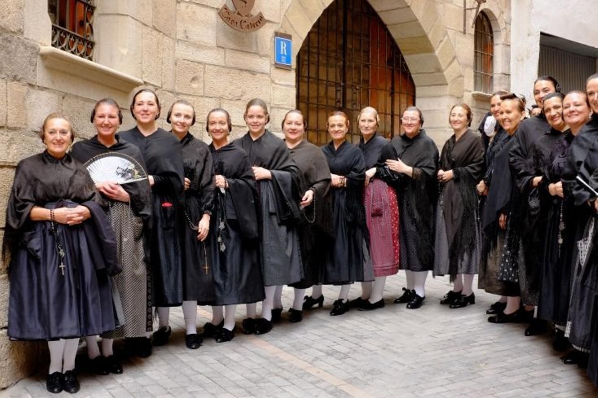 Homenaje a ‘Les dones de Faldetes’.