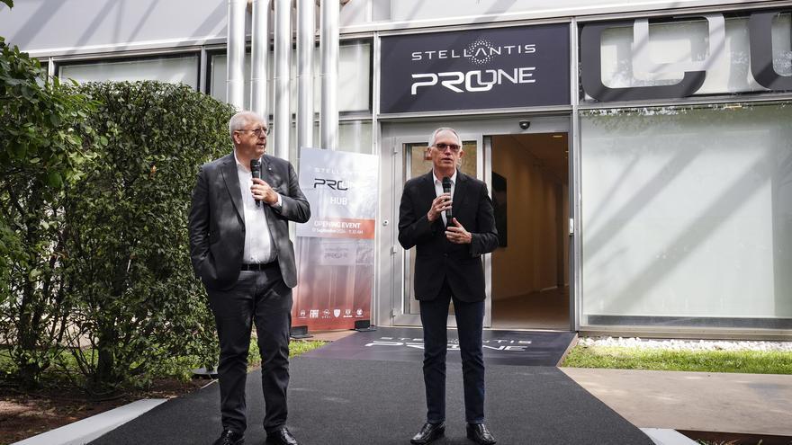 Italia retira fondos a Stellantis, que inaugura allí su sede para las furgonetas