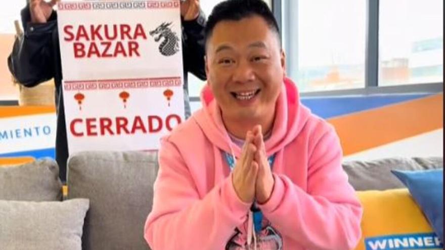 Un chino explica por qué están cerrando los bazares: “Los bulos que circulan por las redes… ¡Eso son tonterías!”