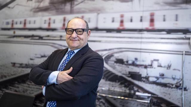 Carles Ruiz, a les oficines dels Ferrocarrils de la Generalitat, a Barcelona. | FERRAN NADEU