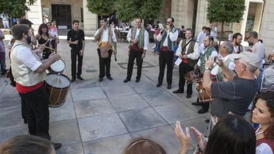 Pasacalles tradicional en  la Explanada