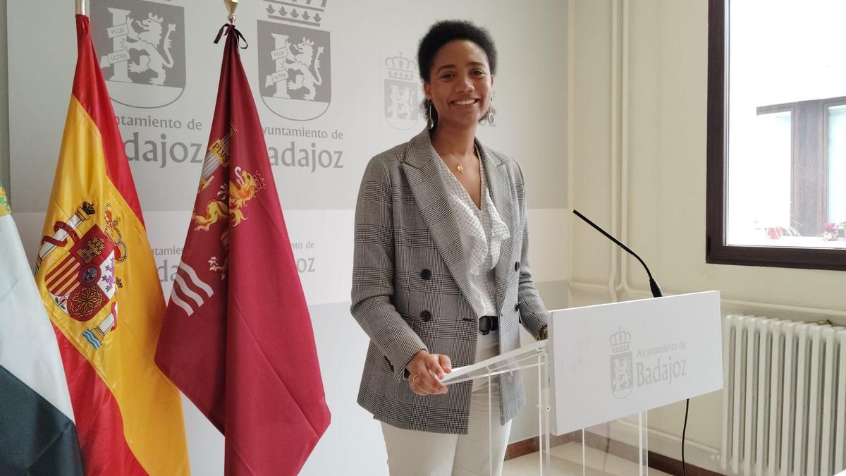 La concejala Mariema Seck en la presentación de los premios.