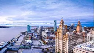 Lo llaman el Nueva York de Europa: la ciudad de moda que está a tiro de piedra