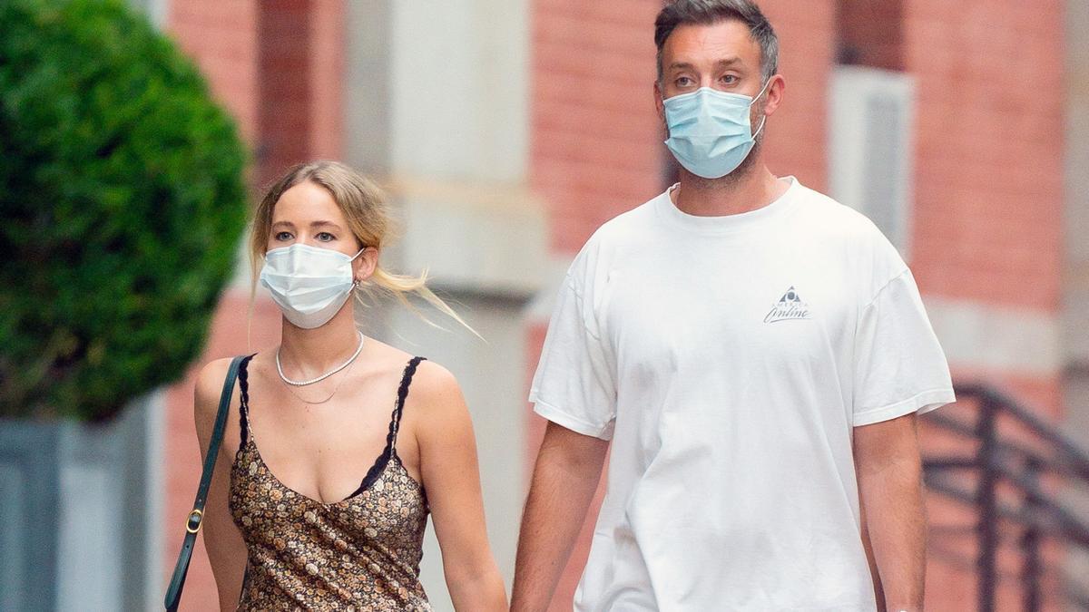 Jennifer Lawrence y su esposo Cooke Maroney en Nueva York.