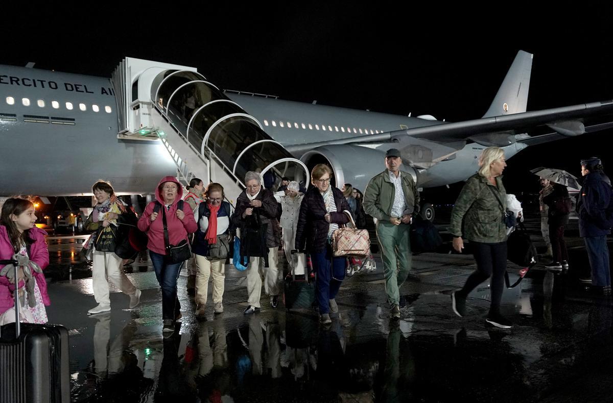 Los turistas de Montilla atrapados en Oriente Próximo aterrizan en la base aérea de Torrejón
