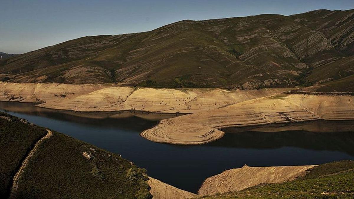 El embalse de As Portas, en Vilariño de Conso, se encuentra al 15% de su capacidad.