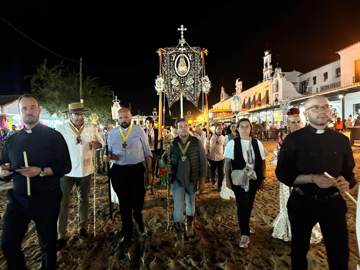 Así es el simpecado que estrena el Rocío de Toledo y que se bendecirá en la Catedral Primada