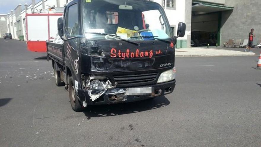 Accidente y vuelco de una furgoneta en Playa Blanca (Lanzarote)