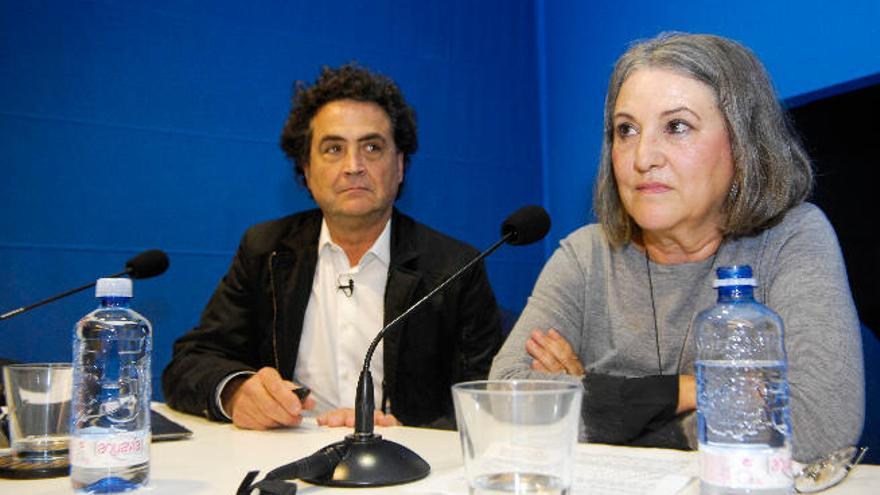 Fernando Menis y Magüi González, ayer, en el Club LA PROVINCIA.