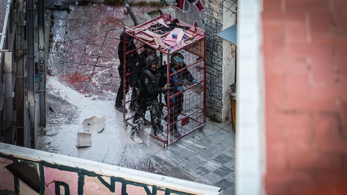 Els Mossos desallotgen les cases ocupades del Kubo i la Ruïna de Barcelona