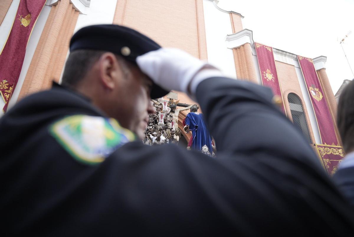 Salida del paso del Cristo del Desamparo y Abandono de El Cerro