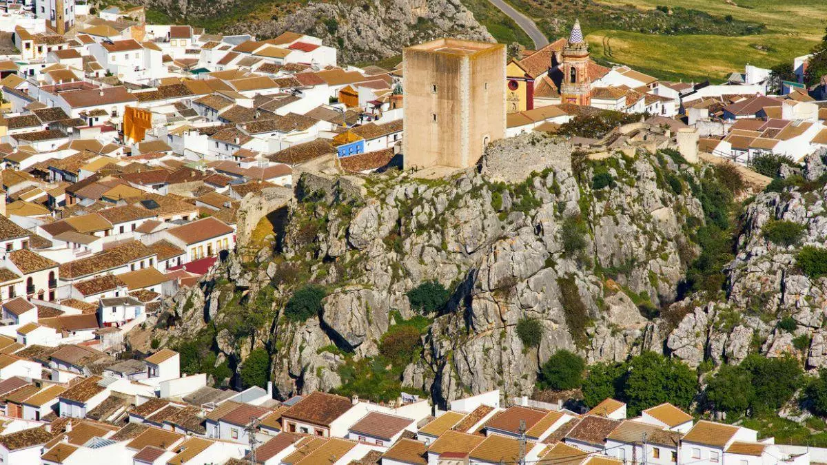 Del canto de los monjes a la pista de baile: el convento franciscano de Málaga que fue discoteca
