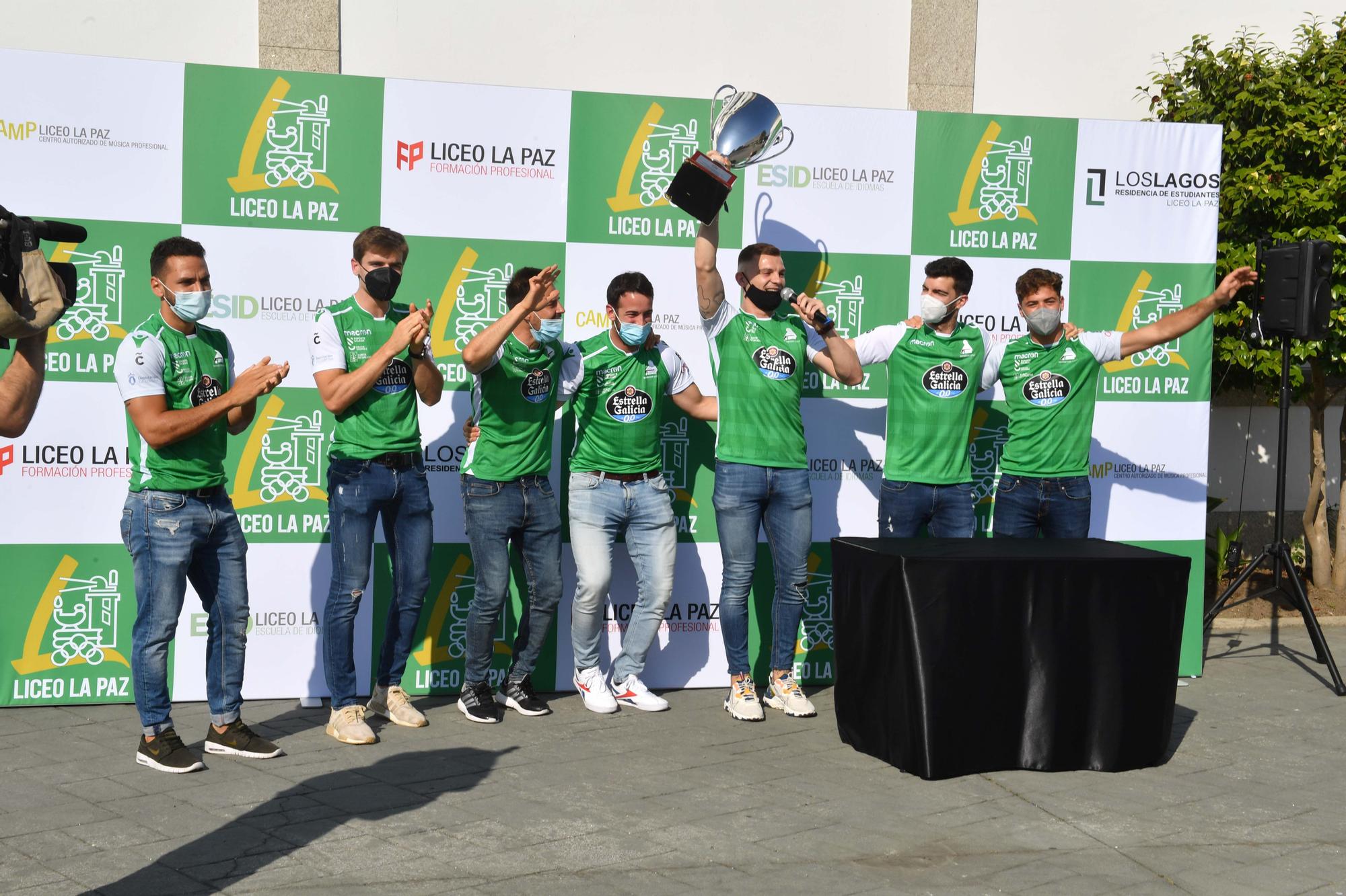 El Liceo ofrece la Copa del Rey a los niños del colegio