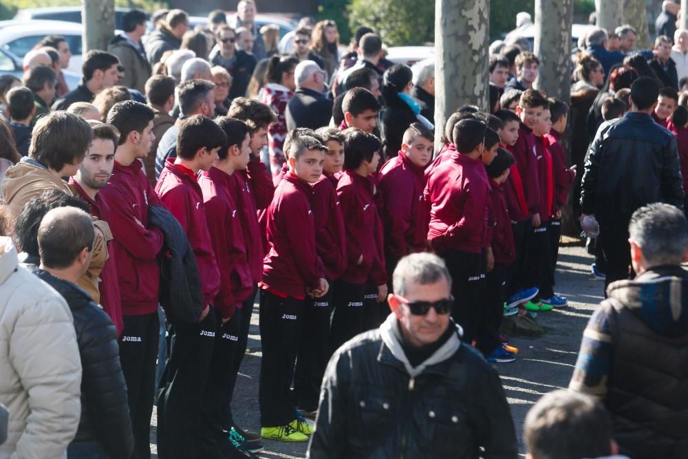 La gran familia del deporte asturiano rinde homenaje póstumo al futbolista Hugo Suárez