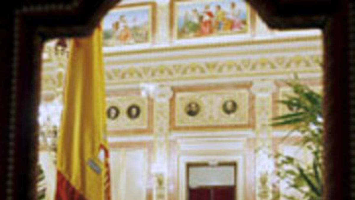 El Salón de los Pasos Perdidos del Congreso, donde ha permanecido el féretro de Calvo-Sotelo, momentos antes de cerrarse hoy el ataúd.