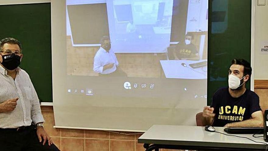 La UCAM ha instalado cámaras en todas sus aulas para que los alumnos que no puedan asistir al campus sigan las clases en tiempo real.