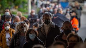 Salut comença a citar per a la vacunació persones de 69 anys