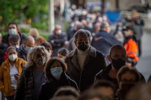 Salut comença a citar per a la vacunació persones de 69 anys