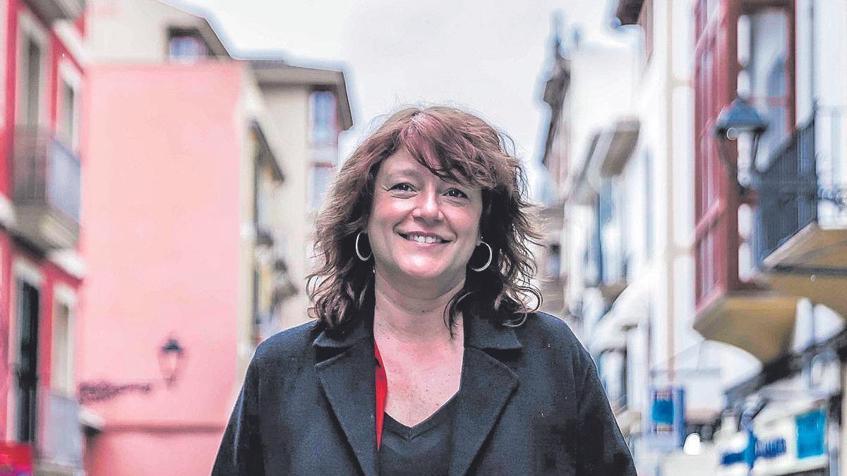 La teniente de alcalde de Barcelona, Laia Bonet, del PSC, el viernes en la calle Oms de Palma.