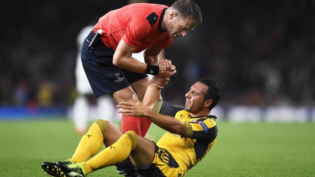 Santi Cazorla se perderá el inicio de la próxima temporada