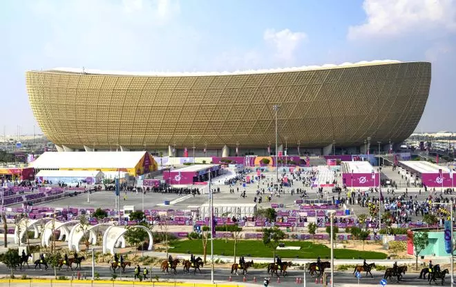 Los aficionados comienzan a llegar al estadio de Lusail