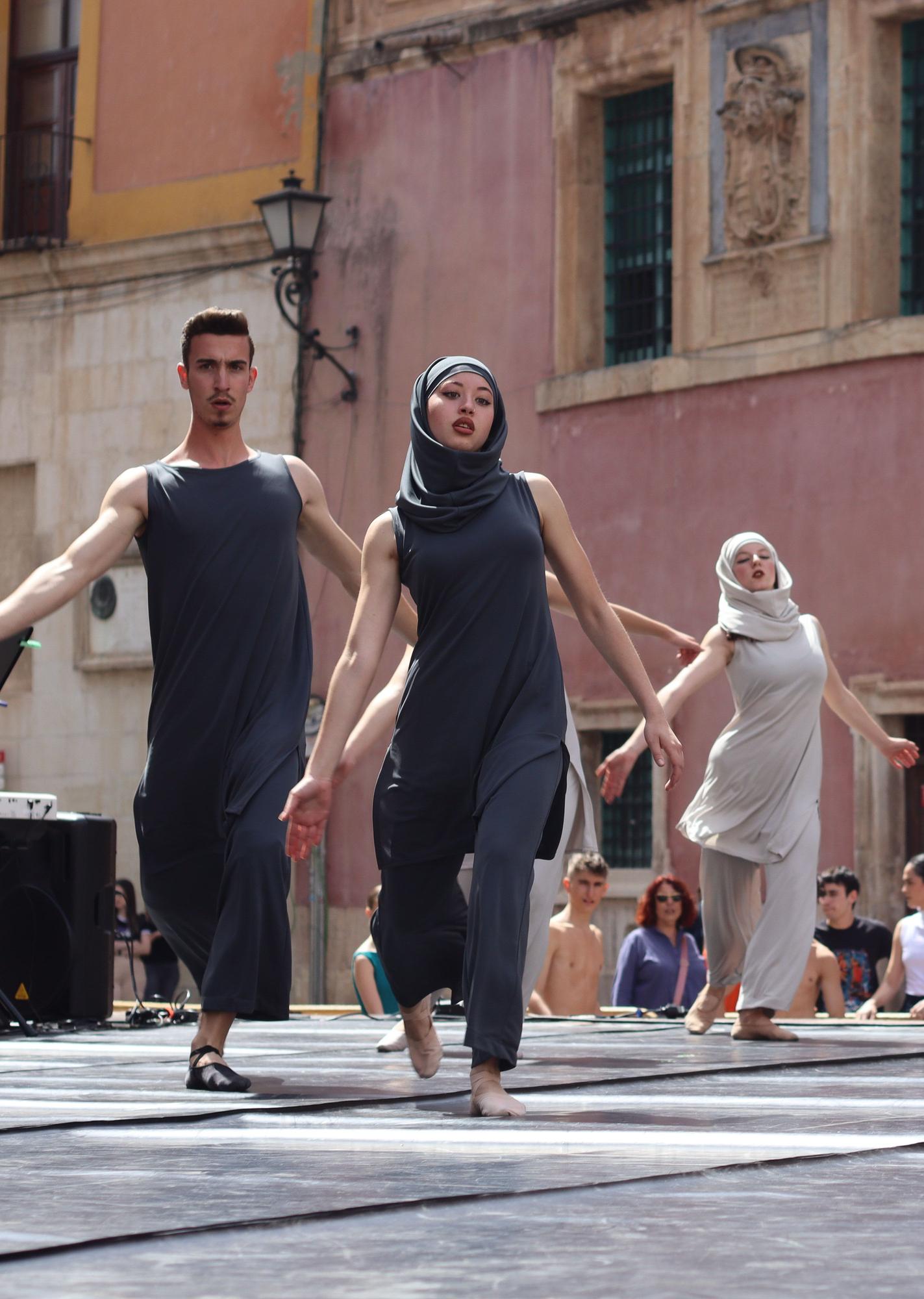 Exhibición de danza en la plaza Belluga de Murcia