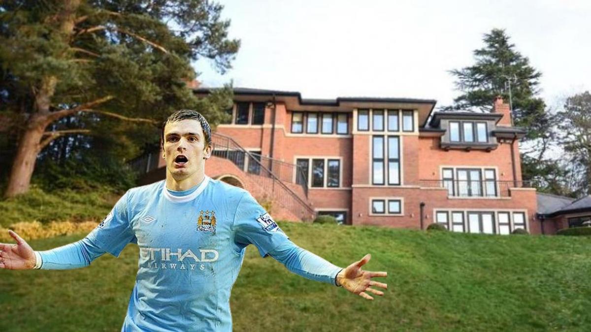 Adam Johnson, exjugador del City, salió de prisión en 2019