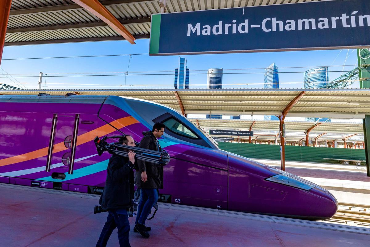 Un Avlo en Madrid antes de partir hacia la provincia de Alicante, en una imagen de archivo