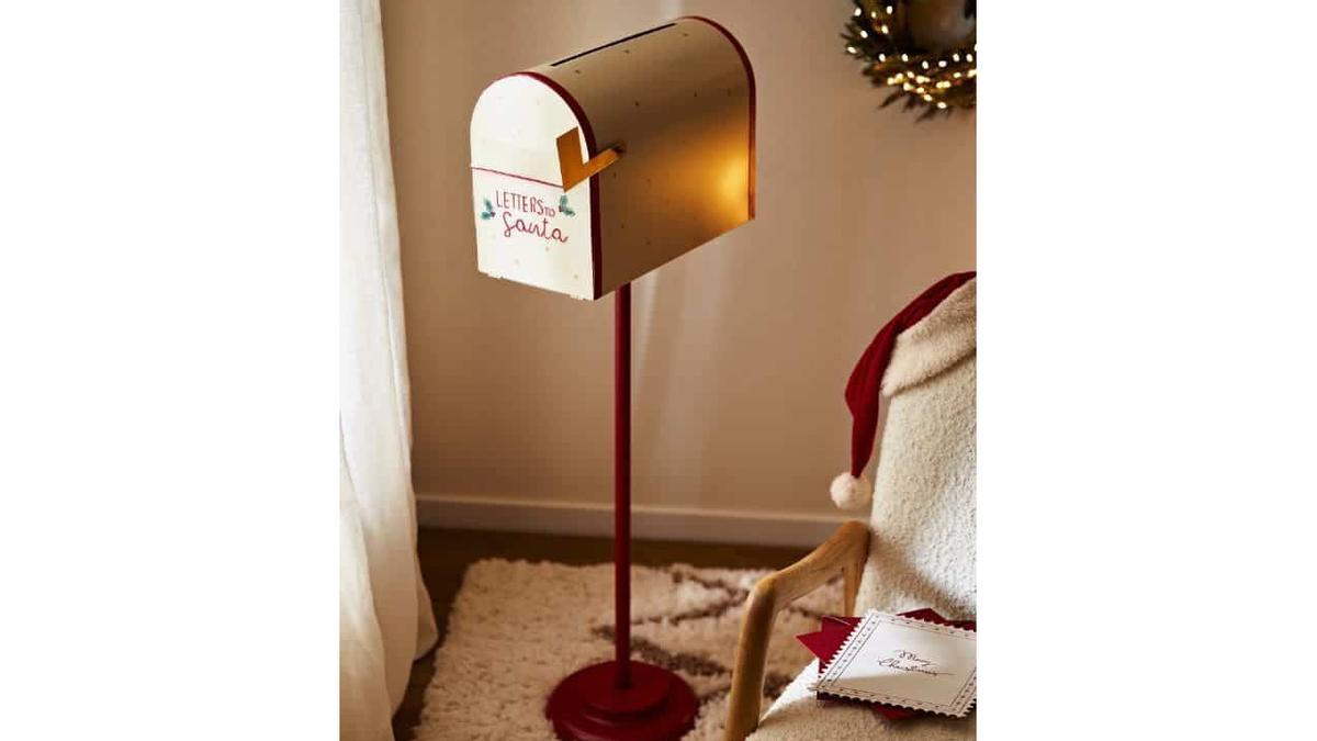 Buzón con banderín de Zara Home