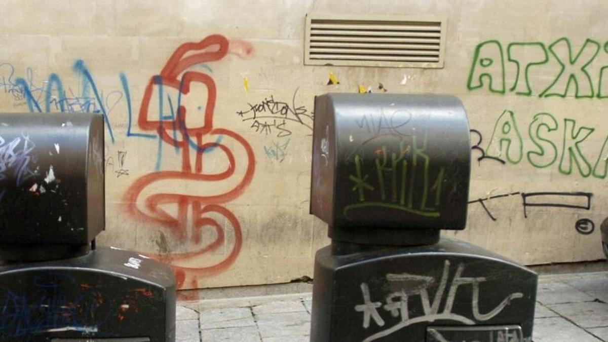 Pintada a favor de ETA en una calle vasca.