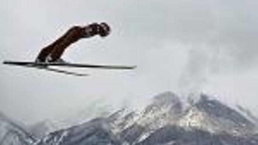 Àustria celebra els tradicionals salts d&#039;esquí d&#039;any nou