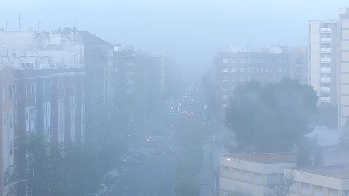 València ha amanecido hoy inmersa en una espesa niebla.