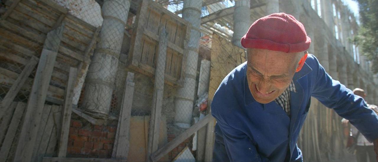 Justo Gallego, trabajando en la catedral.