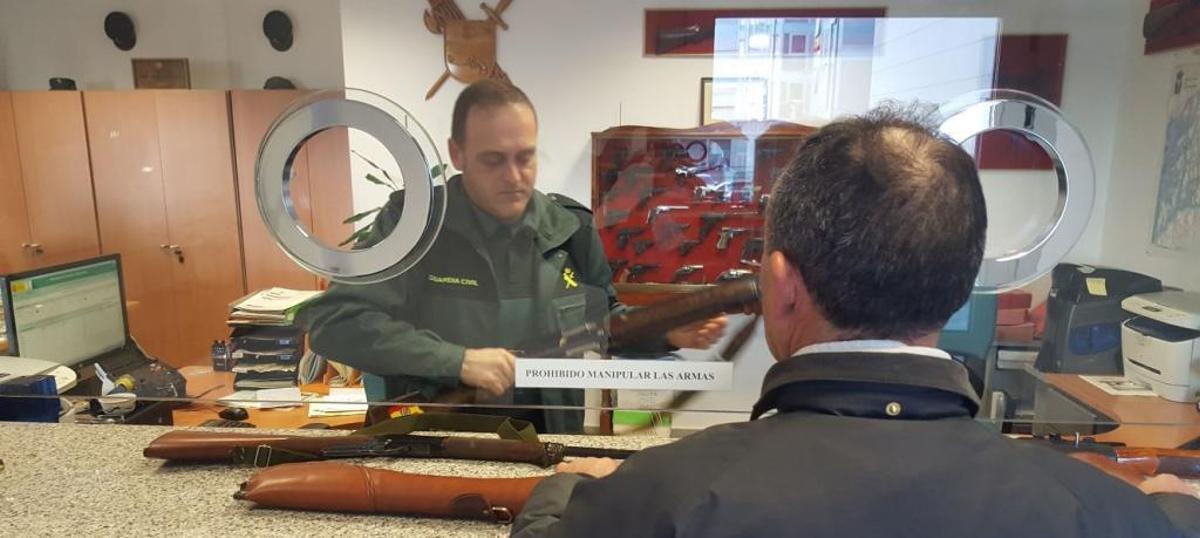 La Guardia Civil abre las citas previas para trámites de armas y explosivos