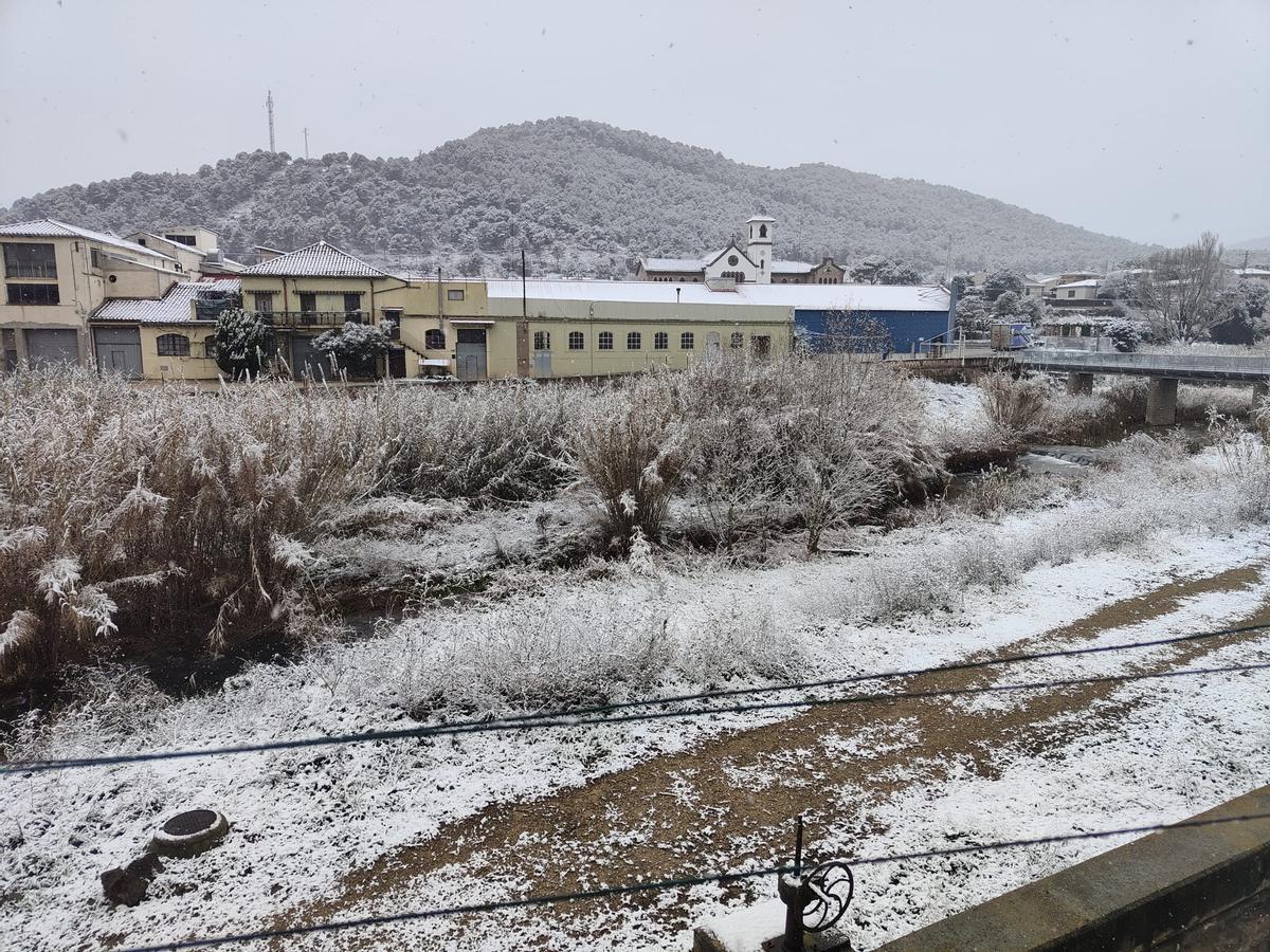 La nevada d'aquest dilluns a Valls de Torroella