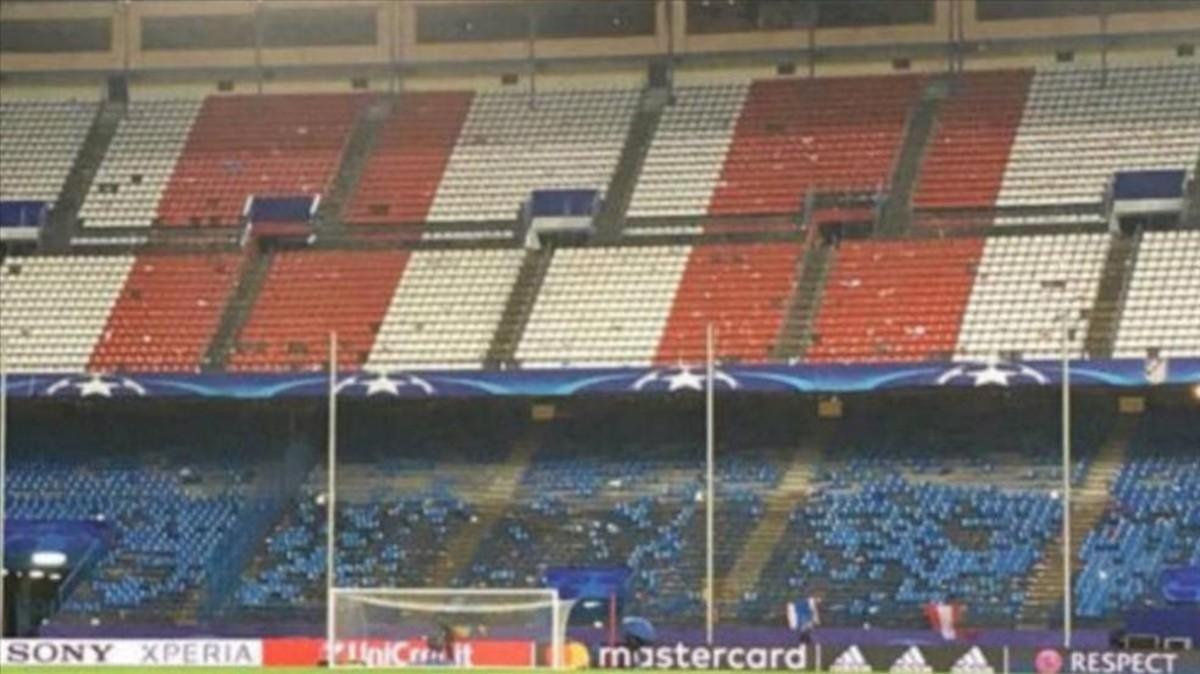En este estado quedó el Gol Sur del Calderón tras el derbi europeo