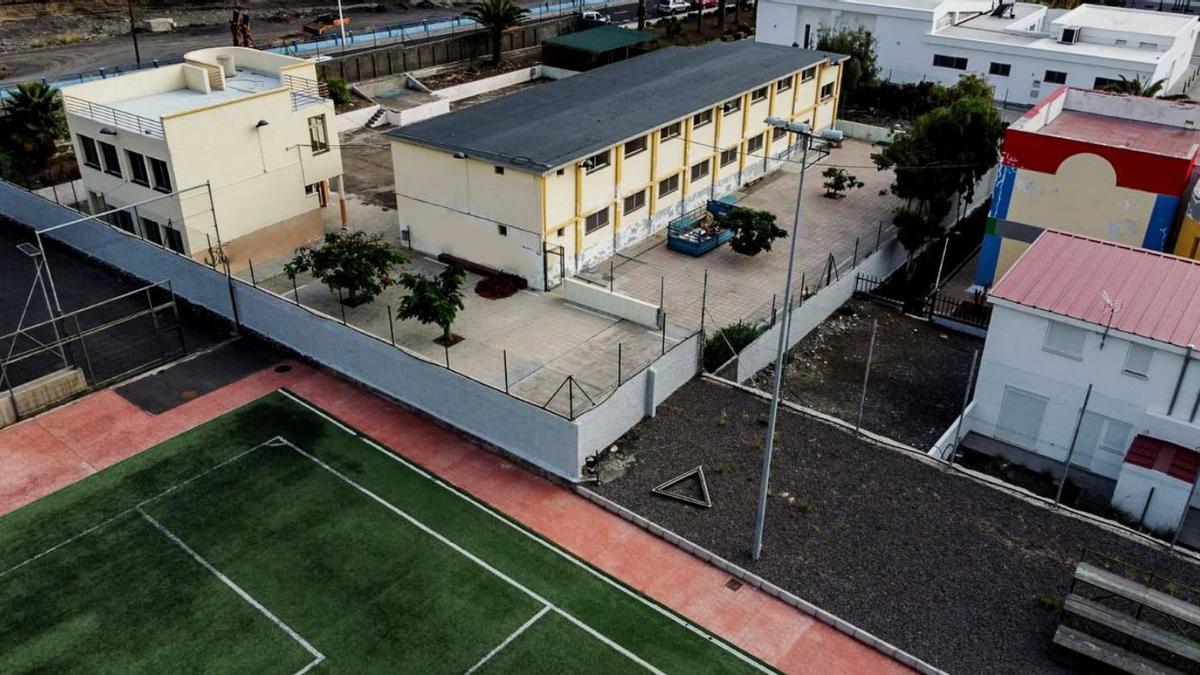 Panorámica del antiguo colegio infantil del Puerto de Tazacorte. | EL DÍA