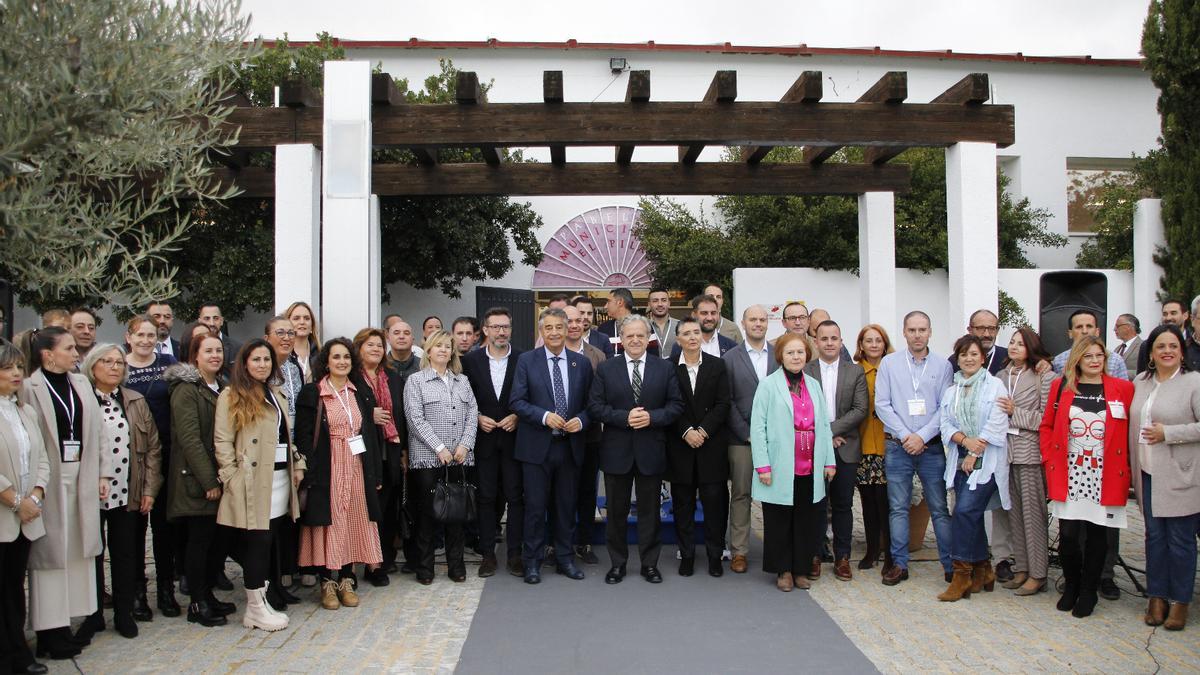 Autoridades asistentes a la clausura de la Feria de las Bodas de Hinojosa del Duque.
