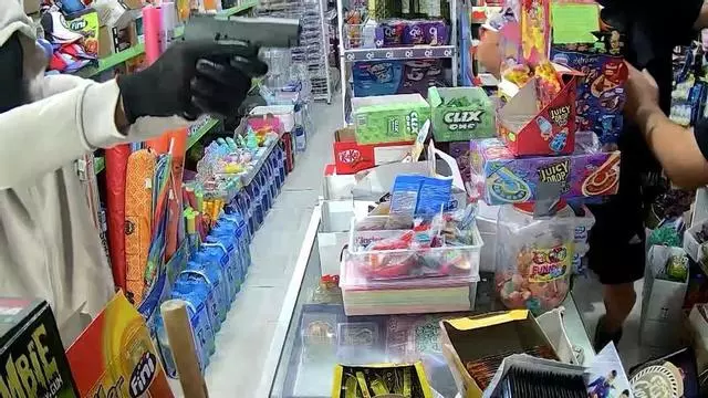 Así fue el violento atraco a punta de pistola que acabó con dos detenidos en Sevilla
