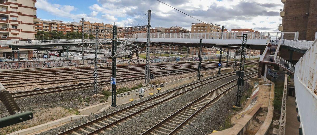 Vías de entrada a València que se soterrarán con las obras del canal de acceso.