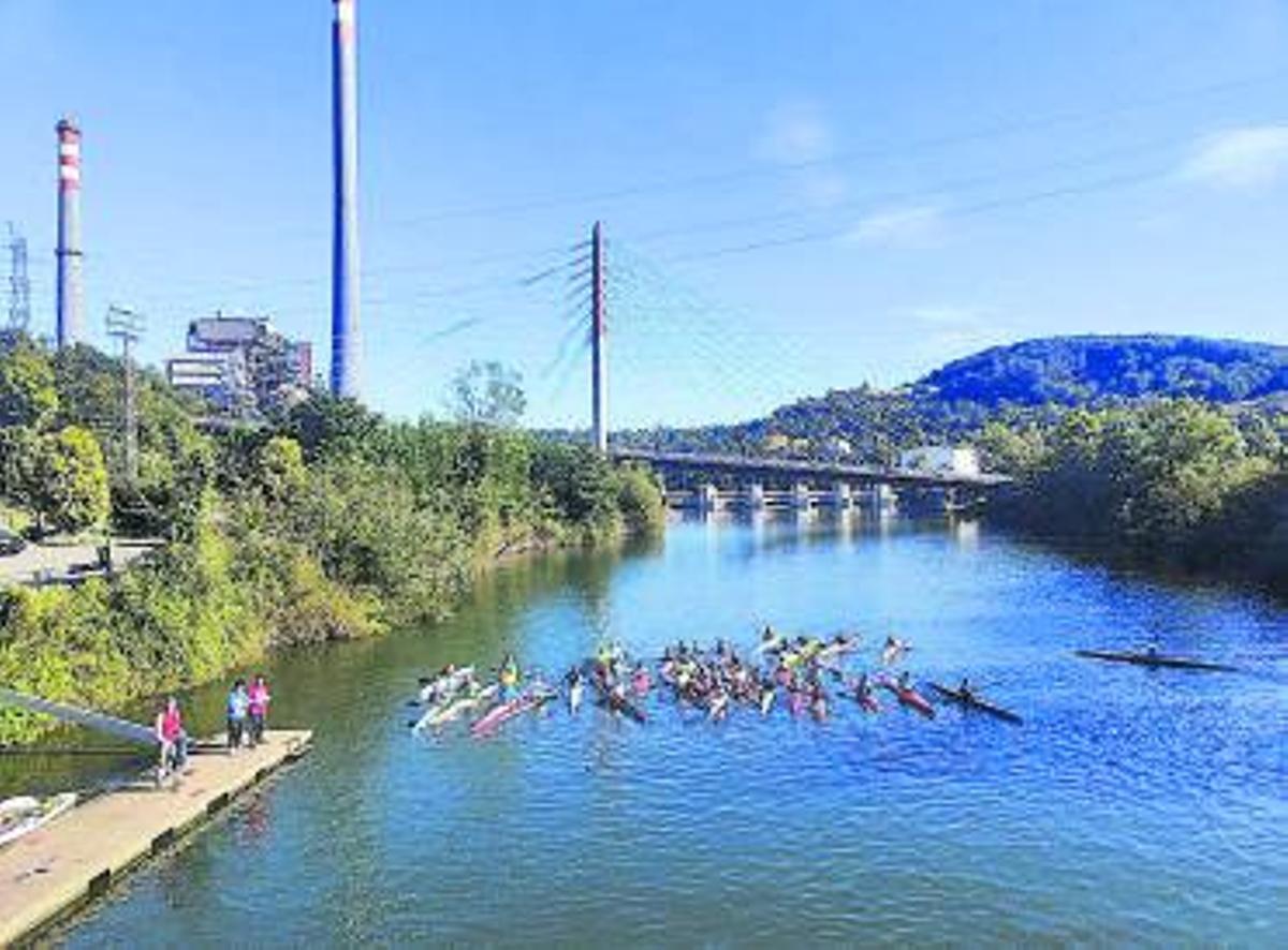 Ribera de Arriba fomenta y disfruta el piragüismo