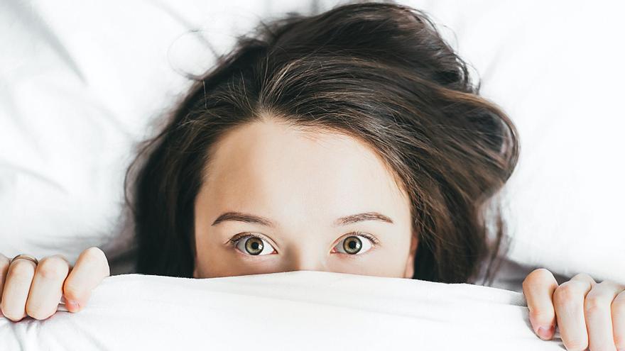 Una de las consecuencias más comunes de la apnea del sueño es la somnolnci