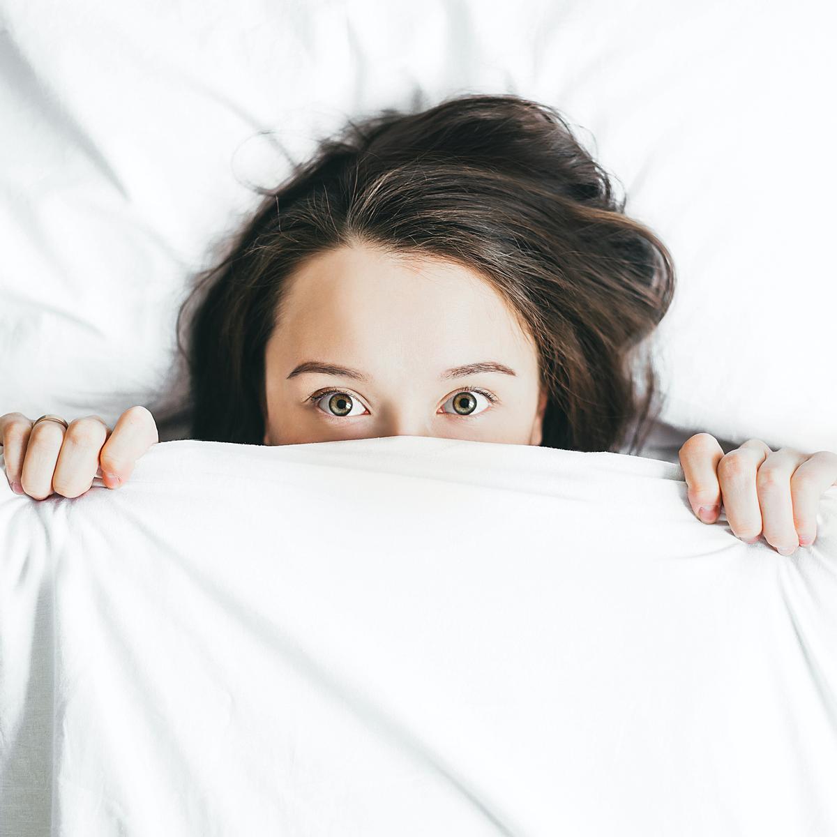 Una de las consecuencias más comunes de la apnea del sueño es la somnolnci