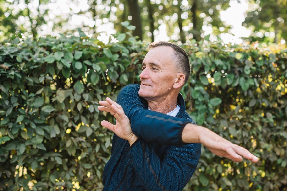 Cómo recuperar la movilidad en el hombro y brazo