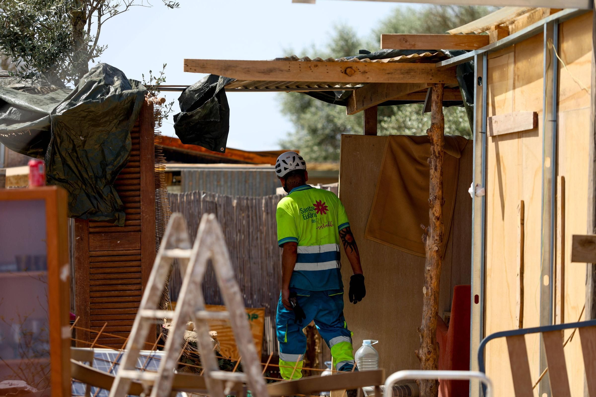 Todas las imágenes del desalojo de Can Rova 2 en Ibiza
