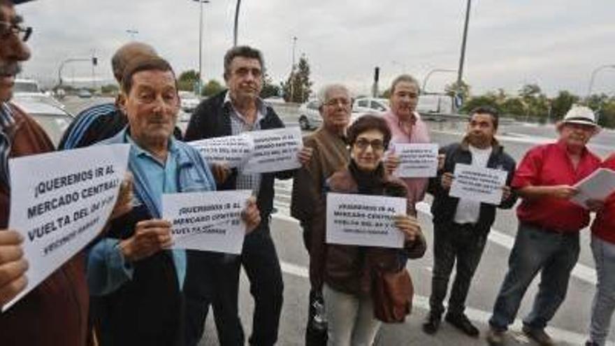 Protesta de vecinos de Rabasa por el autobús