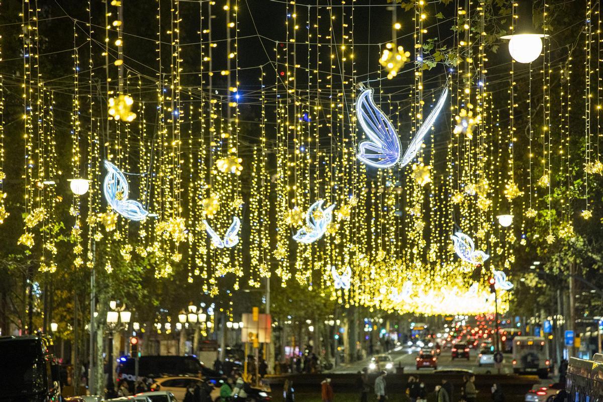 El Passeig de Gràcia visto desde el bus del Barcelona Christmas Tour