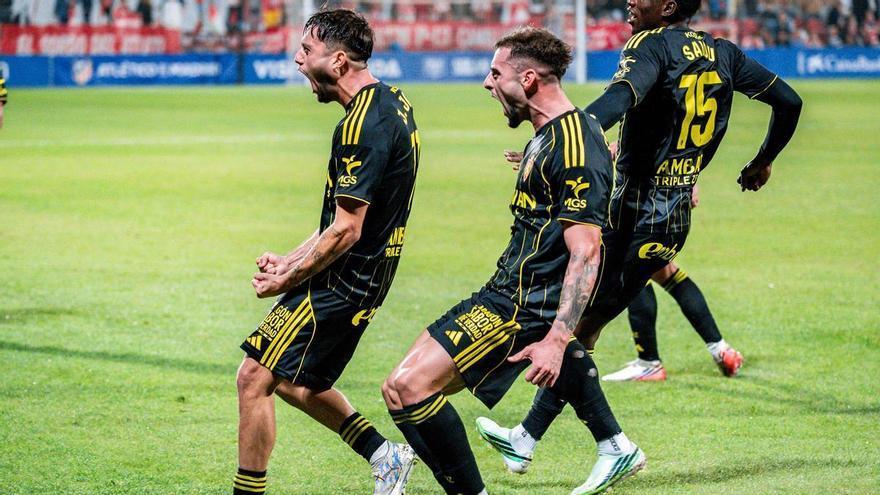 La crónica del Atlético Madrileño-Real Zaragoza (4-4): la fe salva un punto en el caos